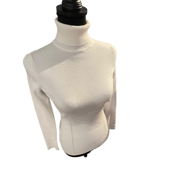 White House Black Market White Turtleneck Sweater - Picture 4 of 15